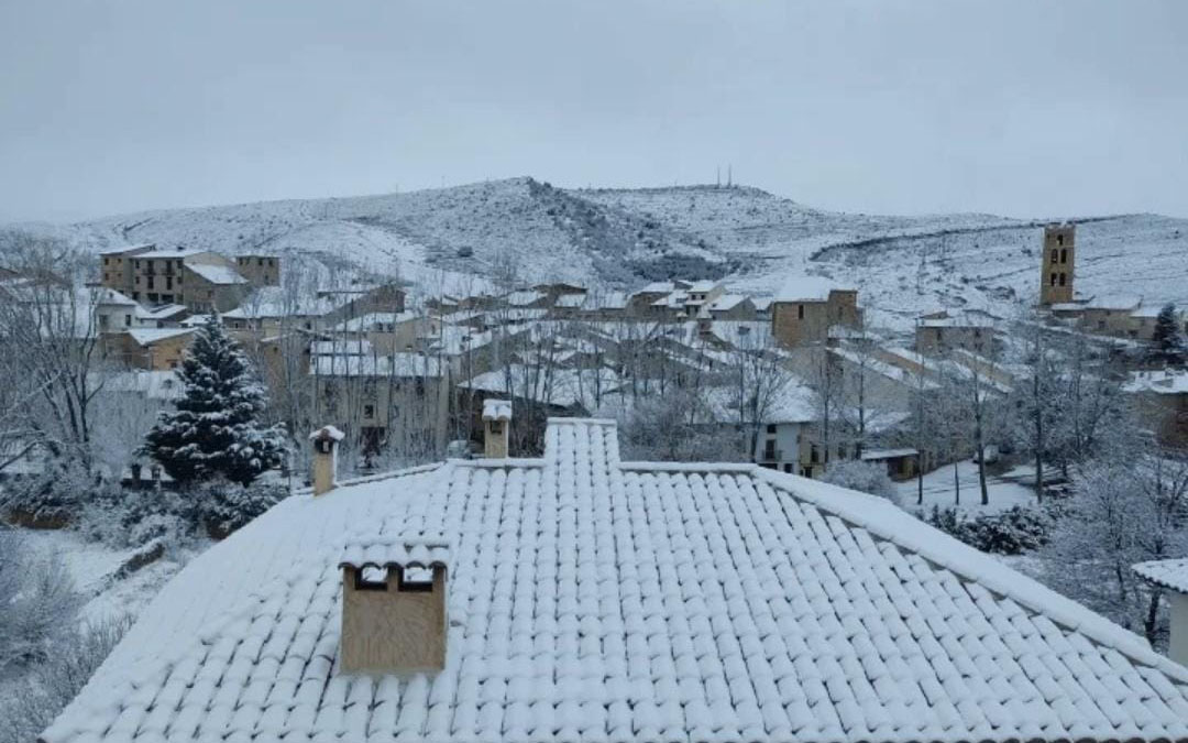 Villarroya de los Pinares se ha quedado en -1,1ºC de máxima./ Ayuntamiento Villarroya