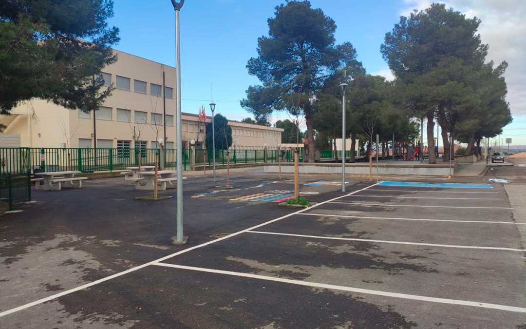 Se han pintado 8 plazas de aparcamiento./ Ayto. Caspe