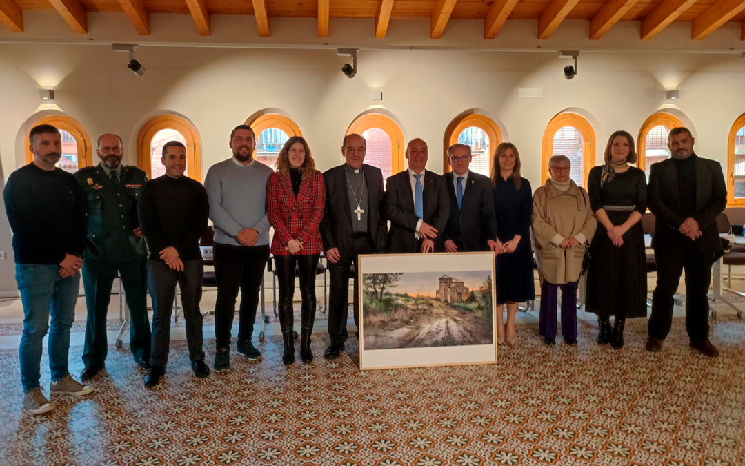 Durante la recepción oficial, representantes del ayuntamiento le entregaron un cuadro del último Concurso de Pintura Rápida. /Ayto. Alcorisa