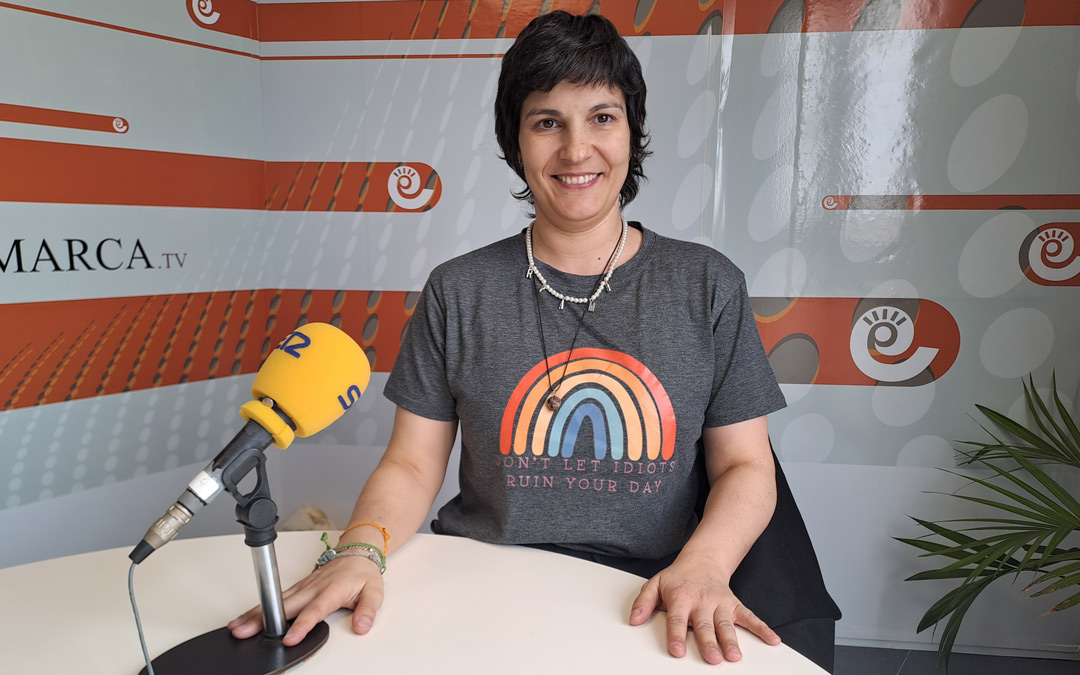 La alcañizana Beatriz Royo nos habla de la respuesta de DGA a su carta a Azcón en Radio La Comarca. /N.A.