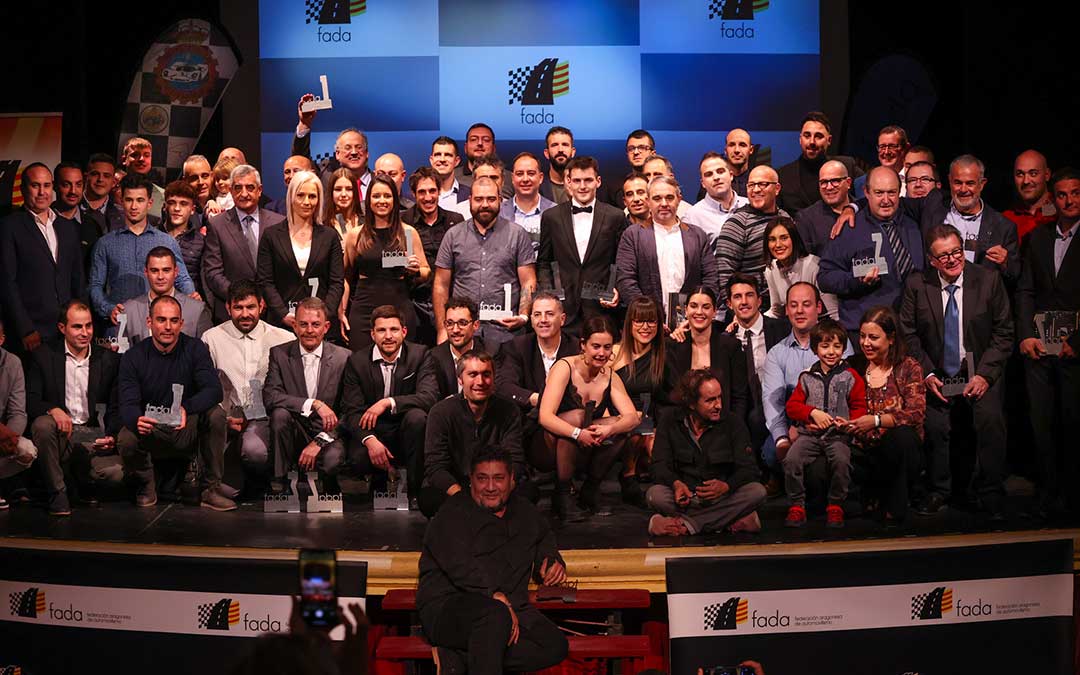 Foto de familia premiados en la Gala de Campeones celebrada en Alcañiz./FADA