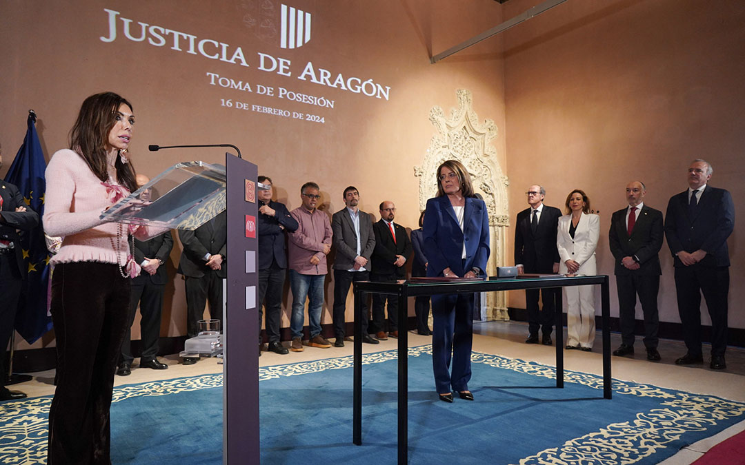 Acto en la Aljafería de la toma de posesión de la nueva Justicia de Aragón. / Cortes de Aragón