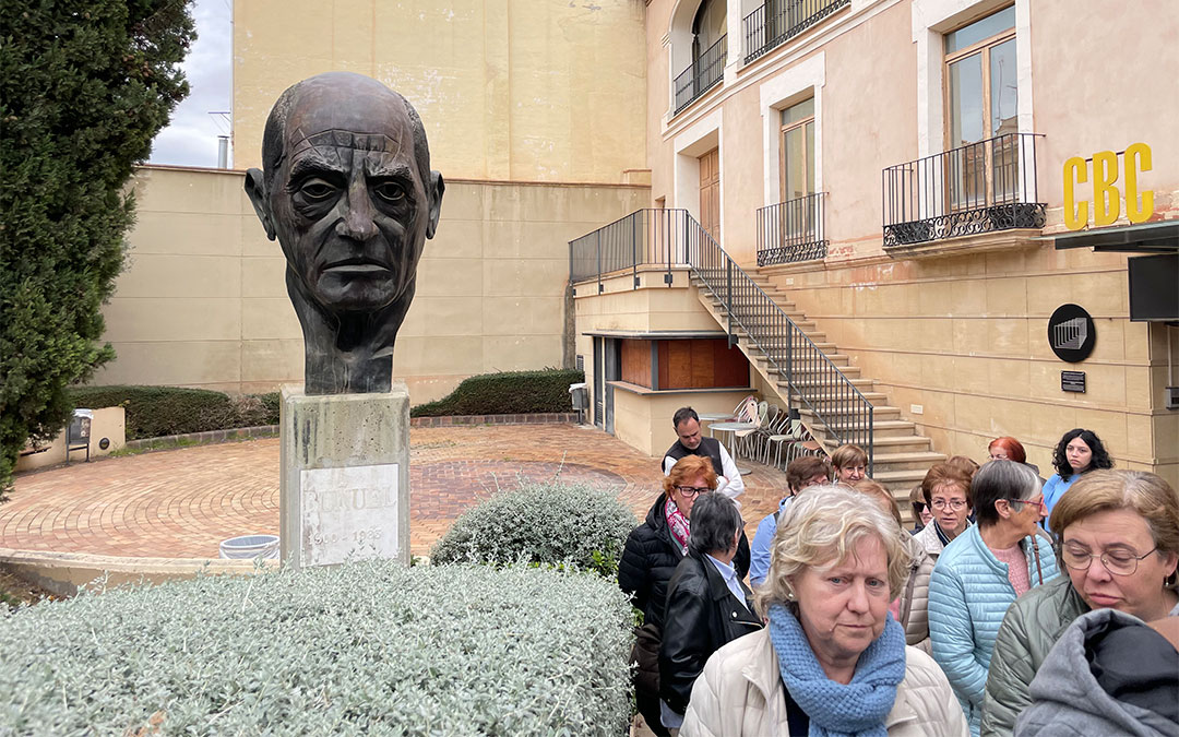 Busto de Buñuel del artista Iñaki Rodríguez./ María Celiméndiz