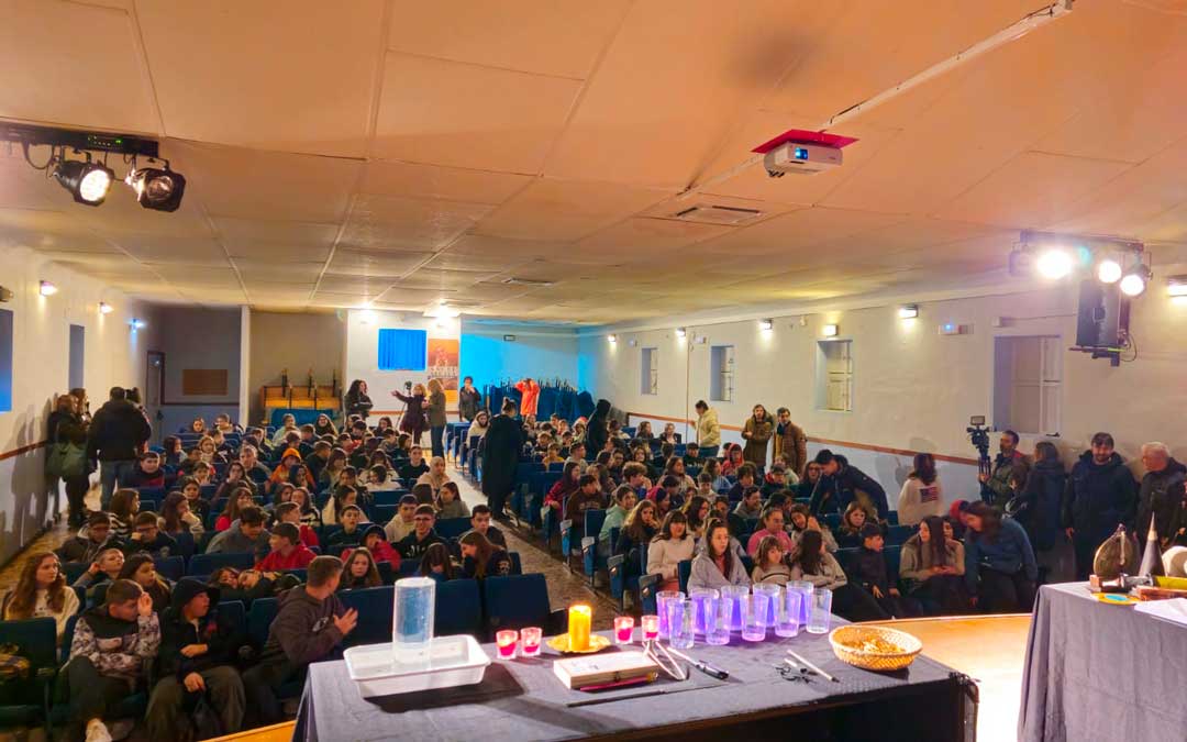 Los alumnos de Andorra han asistido a la primera representación./ DPT