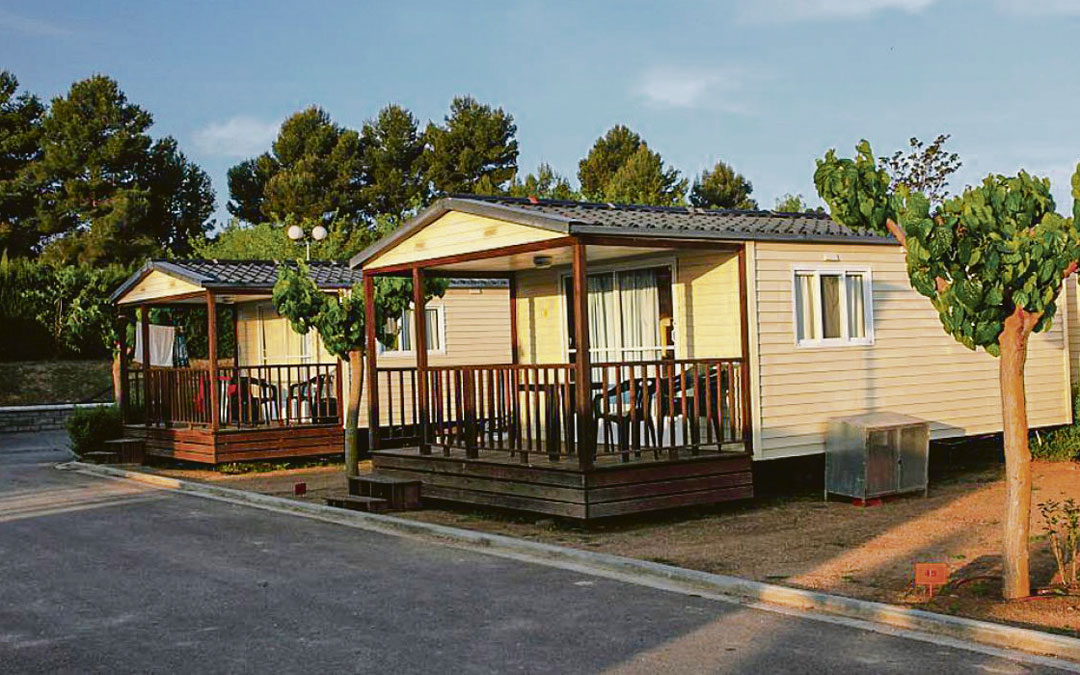 El camping 'Welscamp Matarraña' de Fayón se inauguró hace 25 años y se ubica en las orillas del Río Matarraña. / L.C