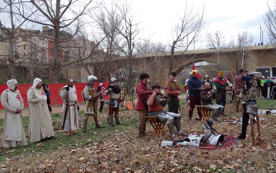 Batallas de caballerías en la glorieta /Alba Zurita