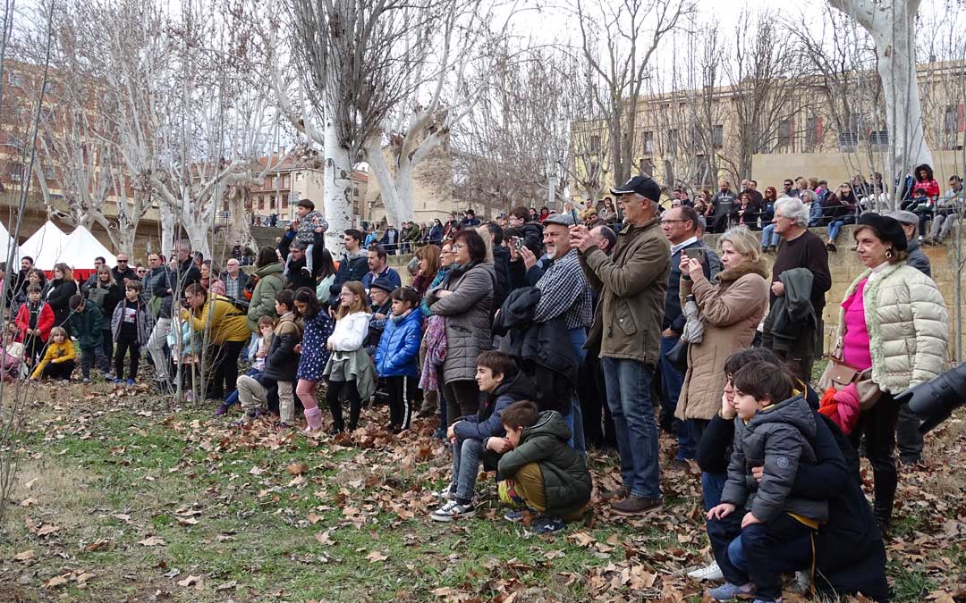 Batallas de caballerías en la glorieta /Alba Zurita