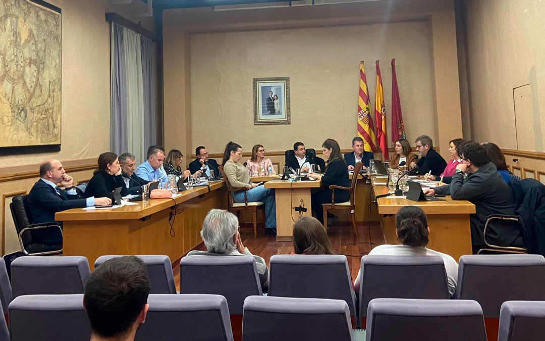 Imagen del pleno ordinario del mes de febrero celebrado este lunes./ M.M.R