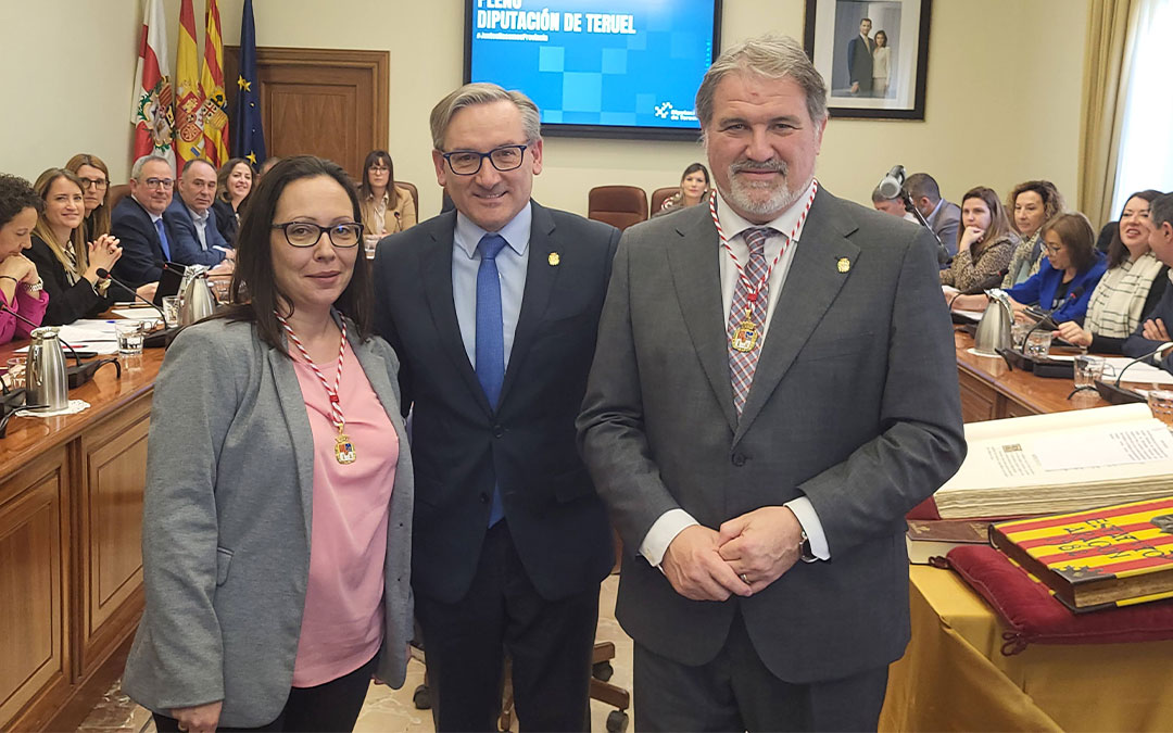 Silvia Quílez y Juan Carlos Cruzado toman posesión de su cargo como diputados provinciales./ DPT