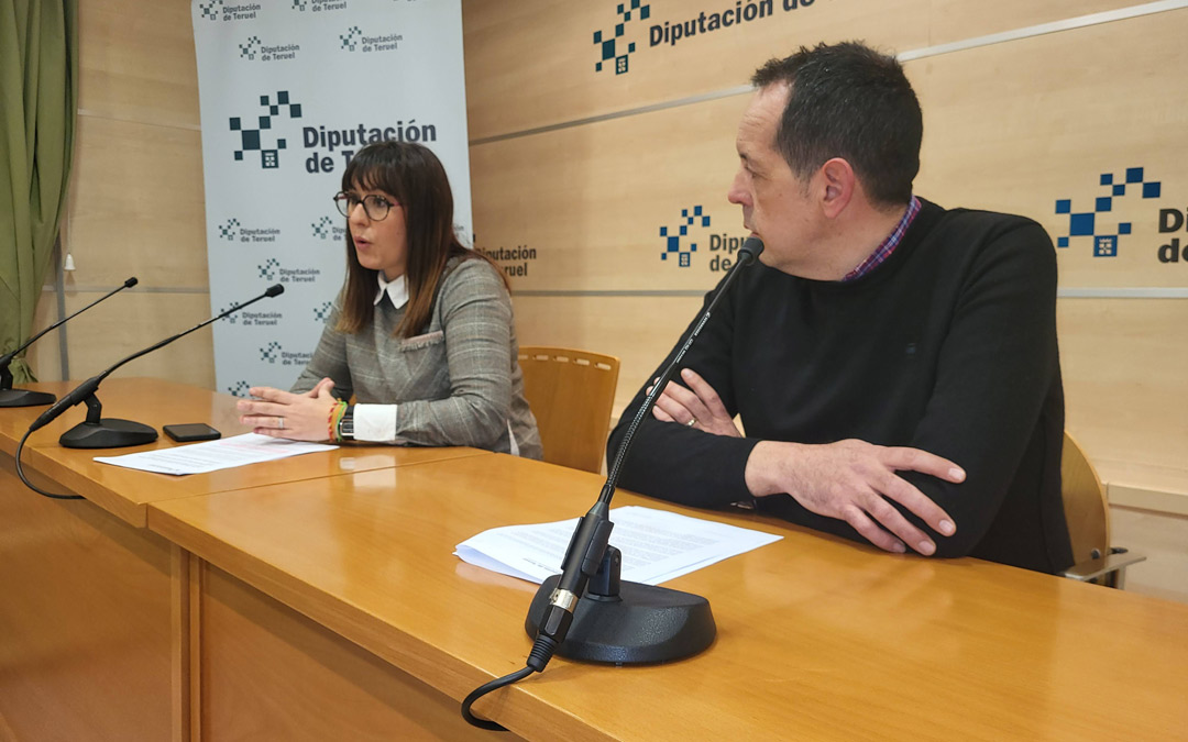Presentación de la jornada esta martes con la consejera, Marta Sancho, y el responsable de la TFC, José Antonio Martín./ DPT