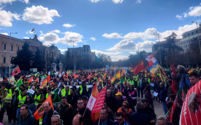 Más 150 bajoaragoneses reclaman «apoyo y respeto» en la protesta agraria de Madrid