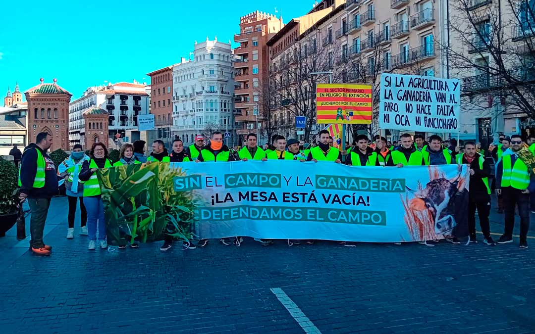 Agricultores y ganaderos de toda la provincia se han trasladado hasta Teruel./ Movimiento 6F