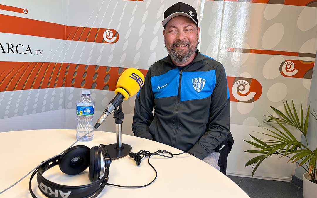 Rafa Esteruelas, en Radio La Comarca. / Eduard Peralta