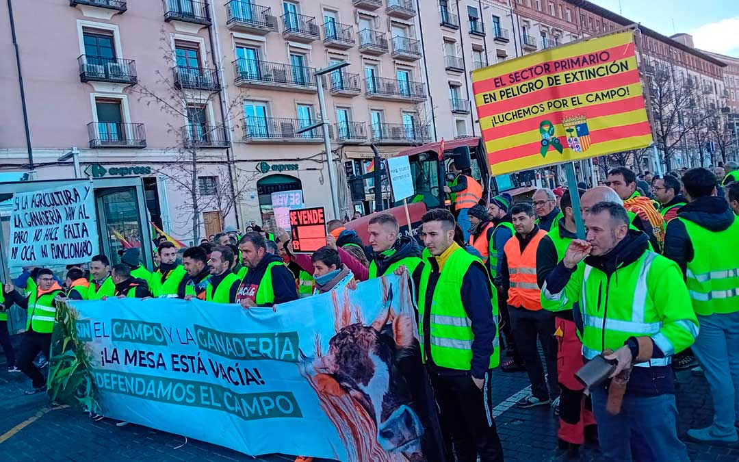 Tractorada y manifestación por las calles de Teruel. / Movimiento 6F