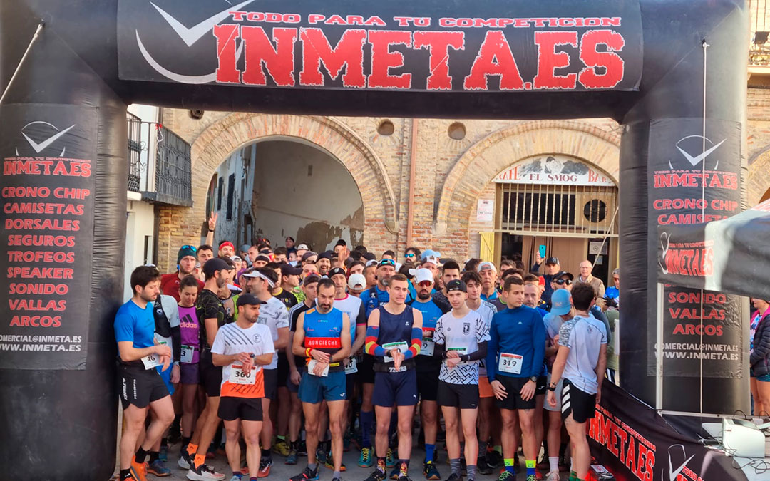 A punto de marcarse la salida de la trail de Urrea. / Ayto. Urrea