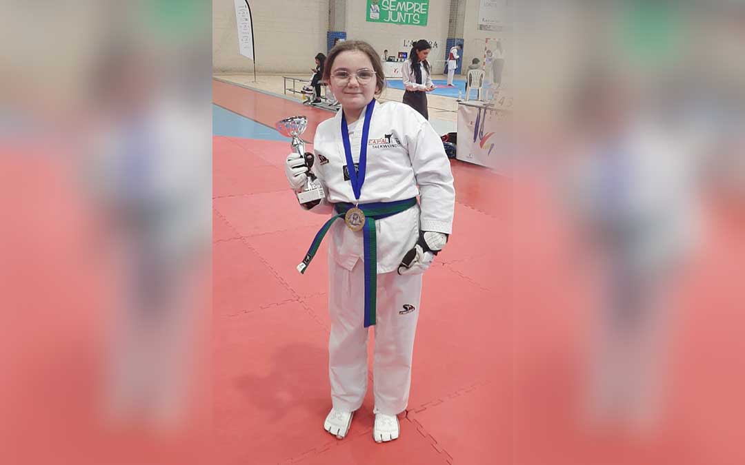 Andrea Iranzo, oro en el Open de Alcora con el Cabral Team. / Cabral Team