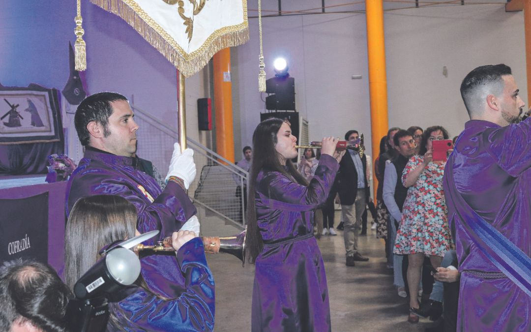El relevo está asegurado en la banda de cornetas de El Encuentro. La cofradía es la única que incluye este instrumento./ C.O.