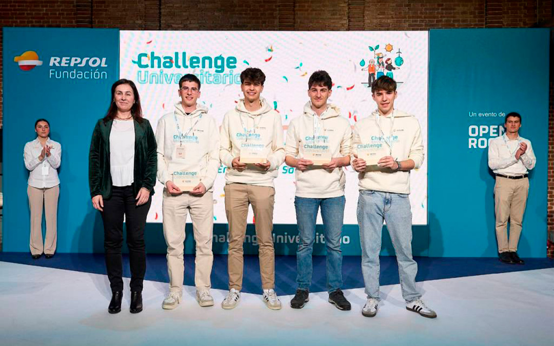 Los cuatro alumnos de la Universidad de Zaragoza ganaron el Challenge Universitario de Fundación Repsol en la categoría 'Transición energética y sociedad'./ Fundación Repsol