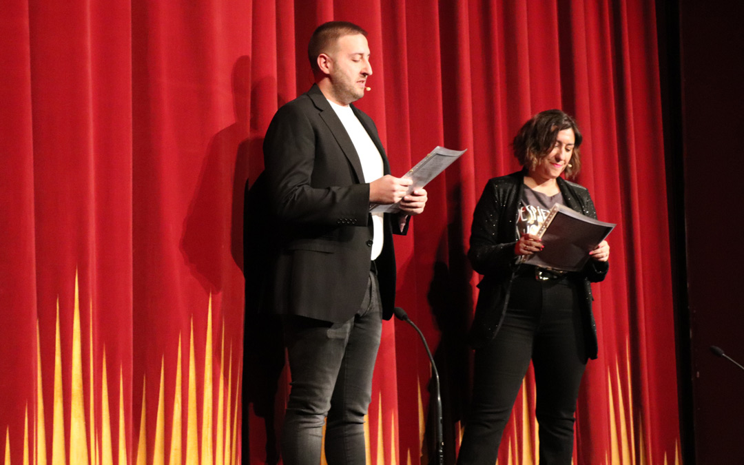 Víctor y Vanessa presentaron la gala con soltura e ingenio. /N.A.
