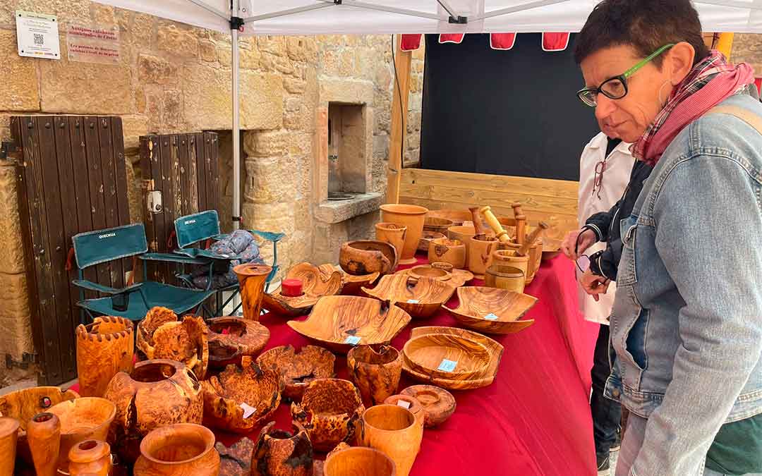 Los puestos ofrecían gran variedad de productos, en este caso, menaje./ S.F.