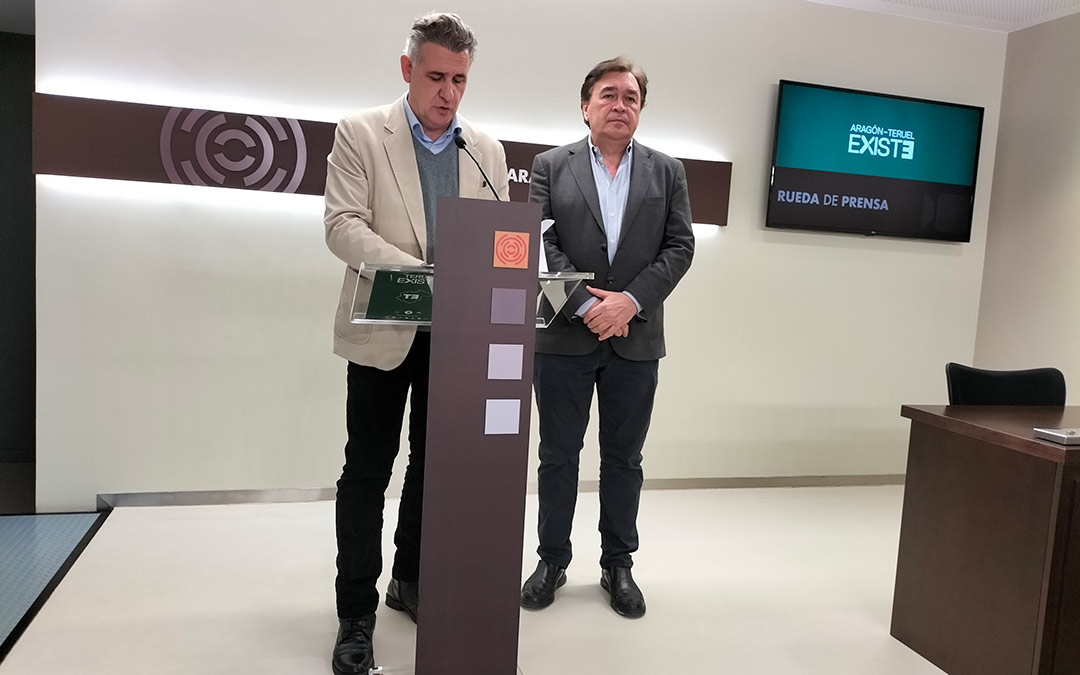 Joaquín Moreno y Tomás Guitarte este jueves en rueda de prensa en las Cortes./Aragón Teruel Existe