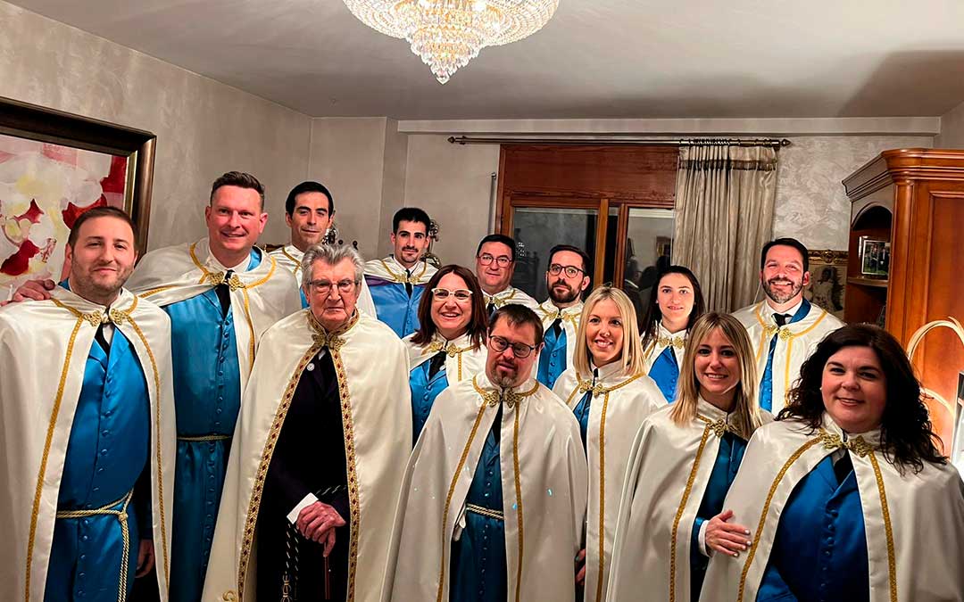 Manuel Gracia Bardavío, Hermano Mayor de Turno por lista, junto a la junta del Nazareno / Nazareno