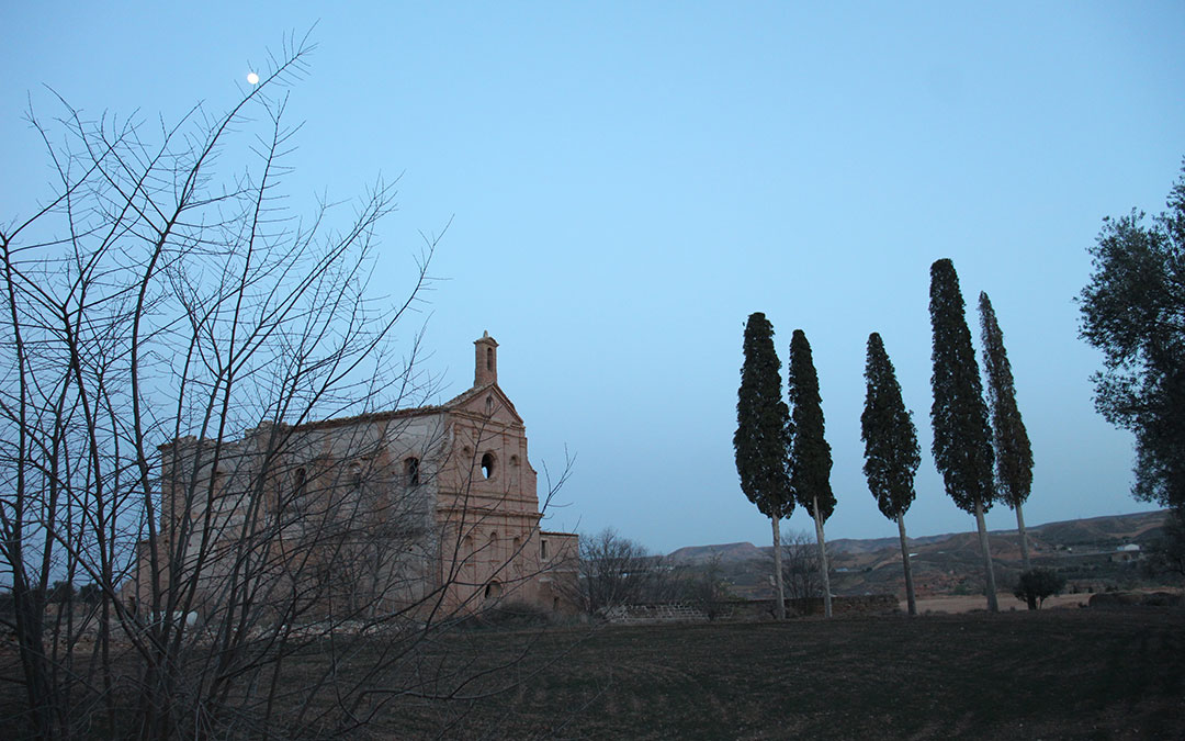 Entre Híjar y La Puebla de Híjar, el convento no pasa desapercibido. Sus huertas cuentan con privilegio de riego concedido desde el siglo XIV. / B. Severino