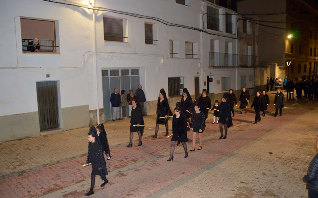 Las Manolas en la procesión del Santo Entierro de Híjar, que sí pudo salir. / EsHíjar