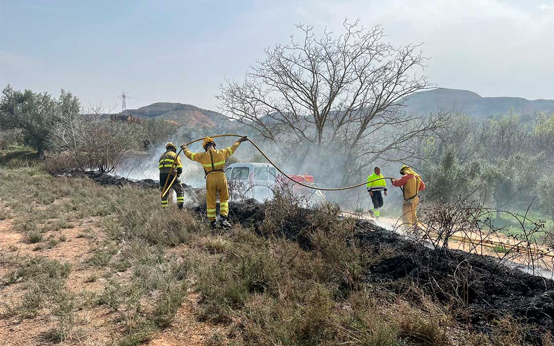La rápida intervención de los efectivos ha logrado sofocar las llamas./ Ayuntamiento de Albalate