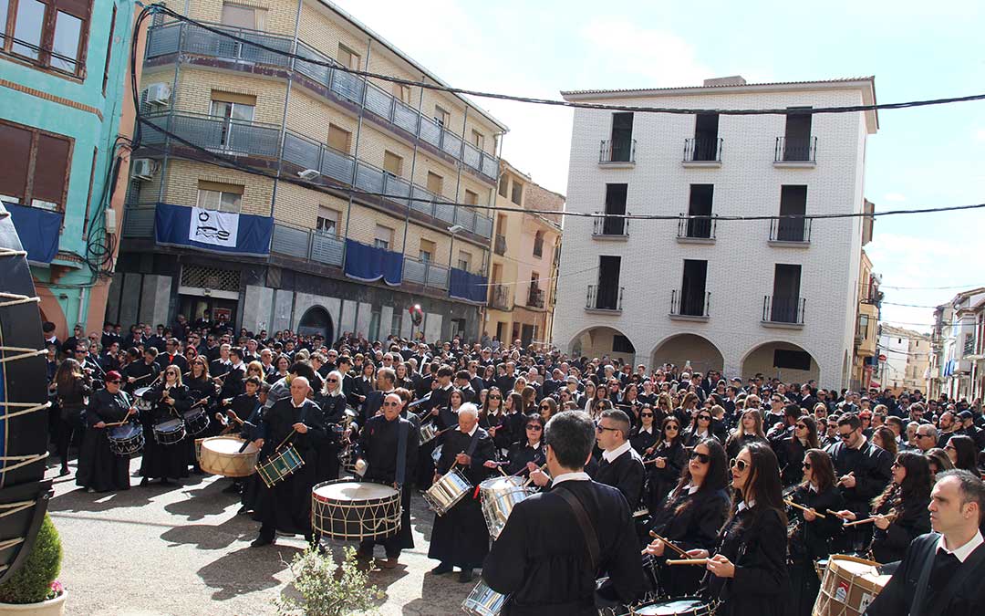 Reanudación de los Toques en la plaza a las 11.00 antes de salir a la estación. / B. Severino