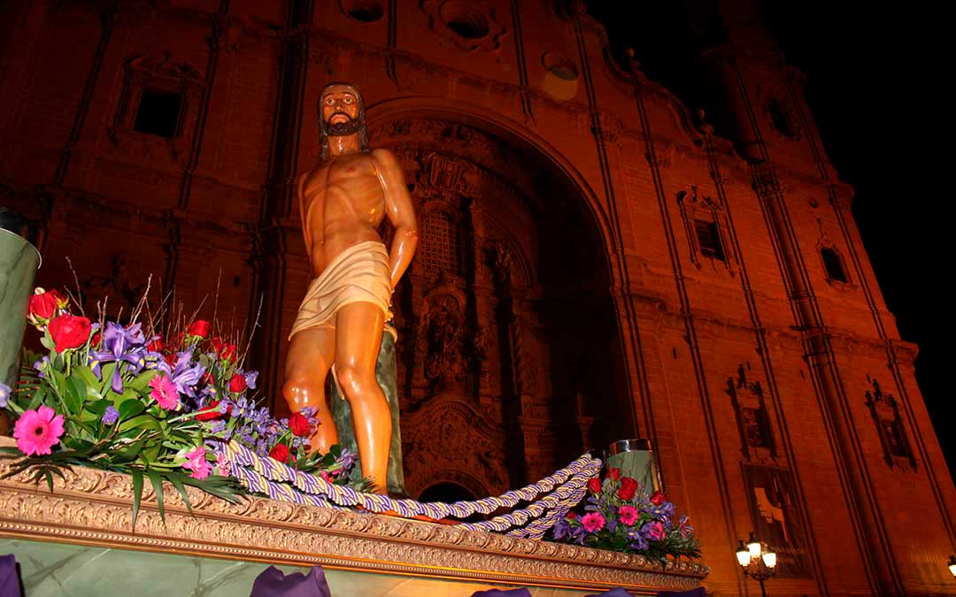 El Cristo Atado a la Columna en la procesión del Nazareno /L. Castel