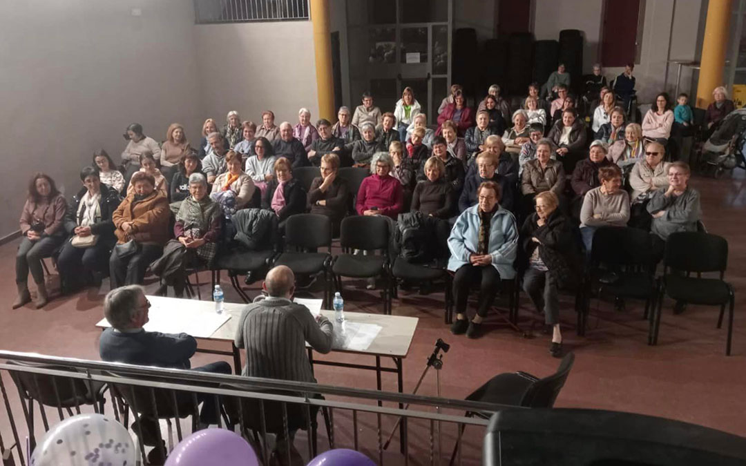 Acto de los Amics de Nonasp sobre el 8M acerca de historias de mujeres nonaspinas. / Amics de Nonasp