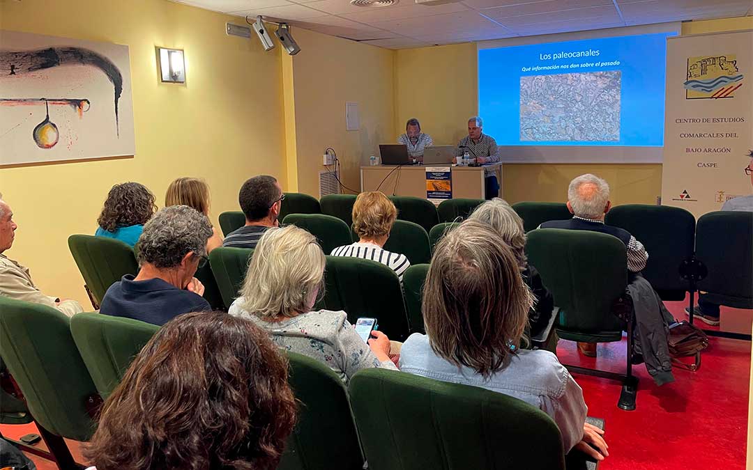 La primera actividad fue una conferencia sobre los paleocanales en la Casa de Cultura./ S.F.