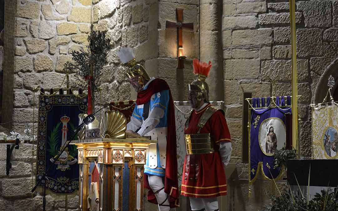 Los Penitentes se han encargado de la presentación del acto./I.M.