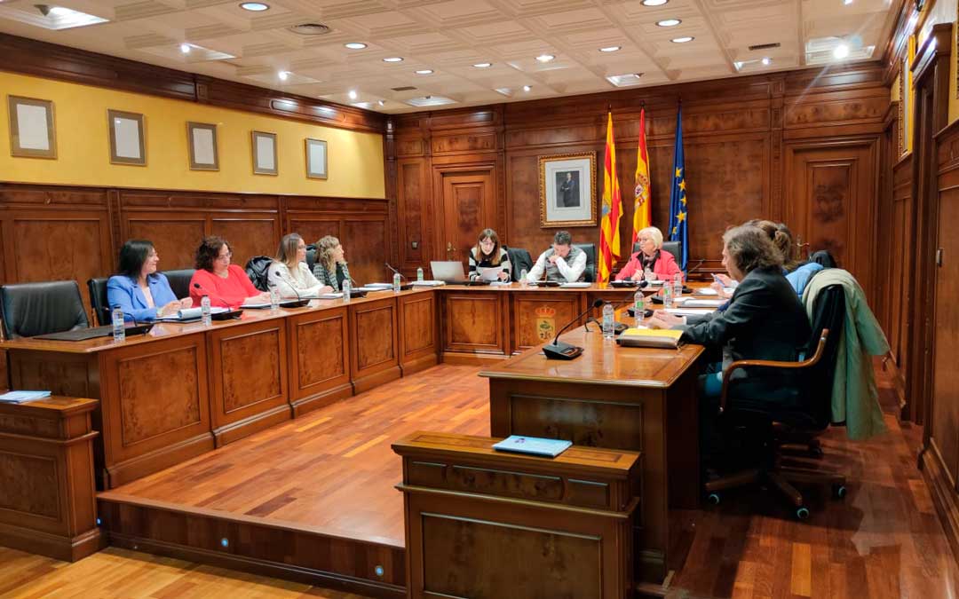 Imagen del pleno ordinario del mes de marzo en Calanda./ A.G.