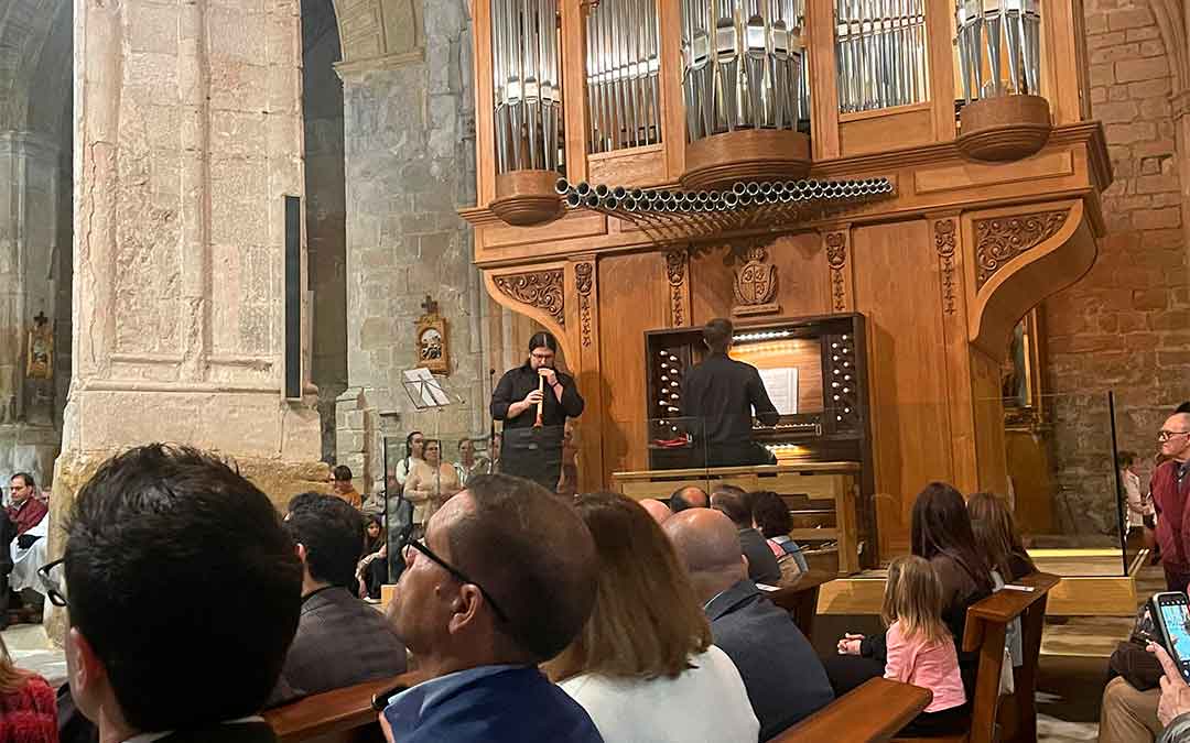 Balaguer y Morales interpretaron música bretona./ S.F.