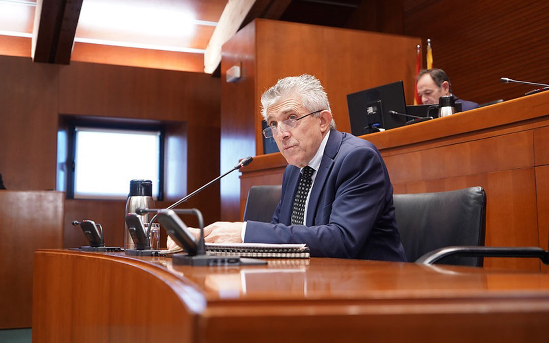 Ángel Samper en una imagen de la última comisión de Agricultura./ DGA