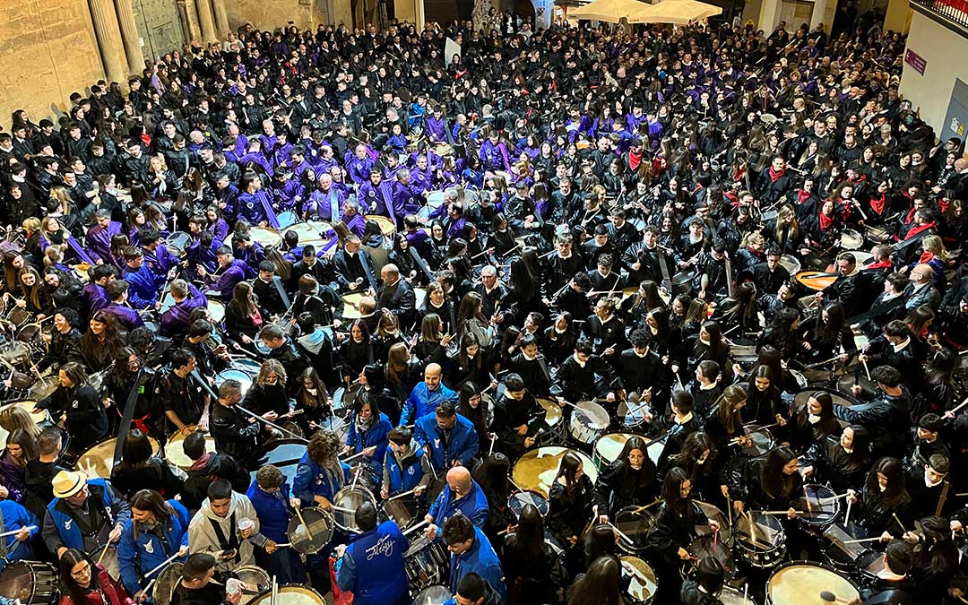 Acto de romper la hora en las jornadas de Albalate, las últimas celebradas en 2023. / La Comarca
