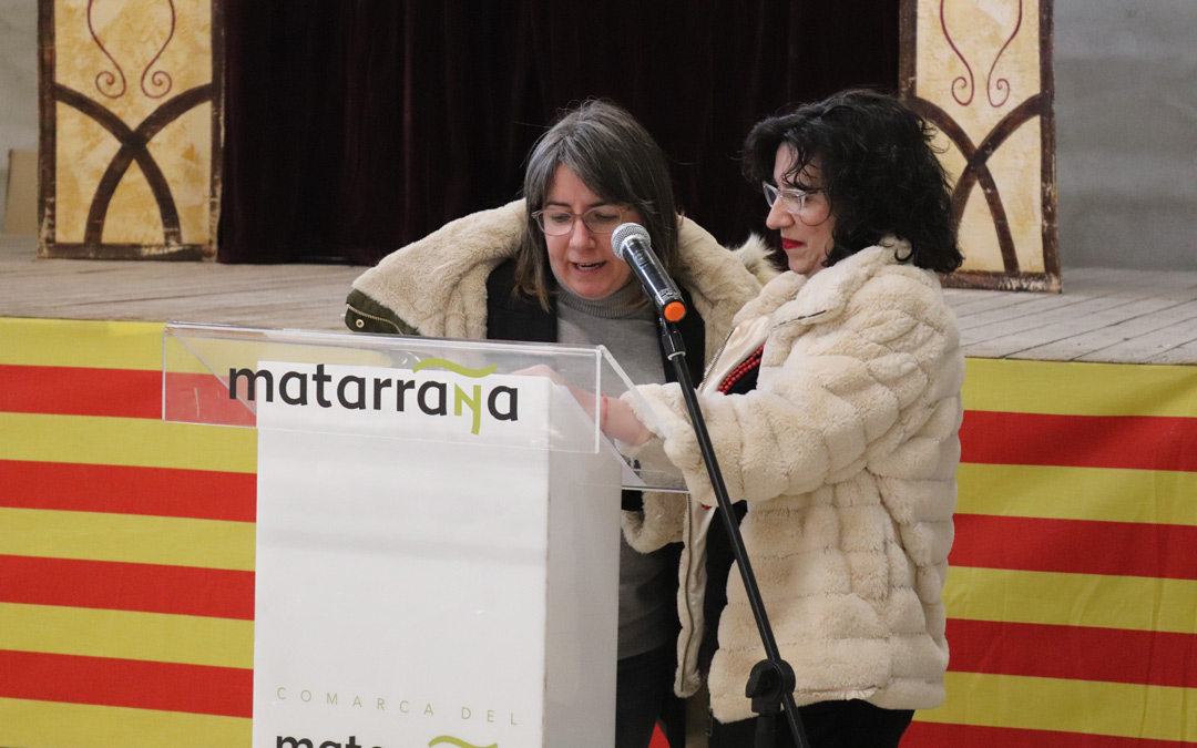 Sonia Bel arrancó la lectura a la que se fueron uniendo los asistentes. /N. Altaba