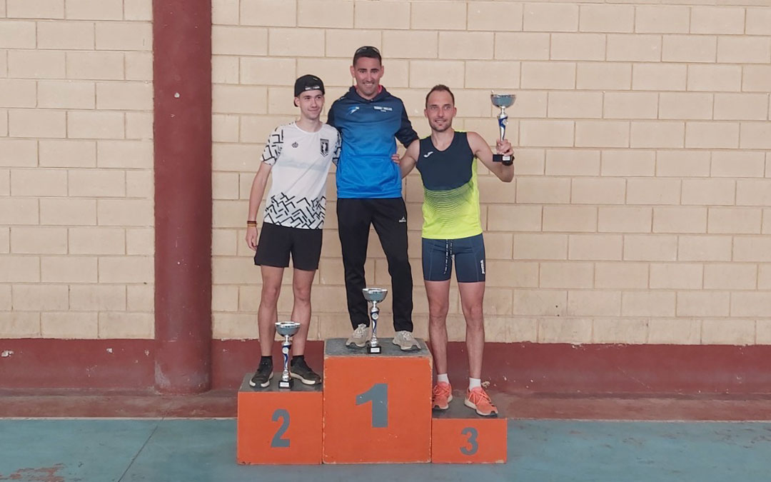 Podio absoluta masculina, que coincide con la clasificación absoluta de la carrera./ Comarca Bajo Aragón