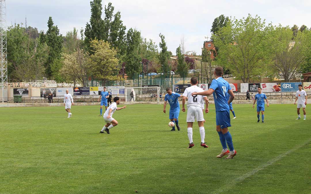 Partido entre el Andorra C.F. y el Magallón con el ascenso a Tercera en juego. / Eduard Peralta