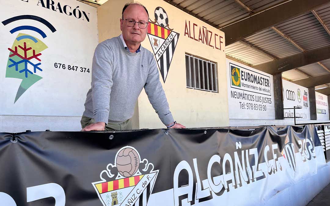 Antonio Navarro, presidente del Alcañiz C.F., en Santa María. / E.P.A.