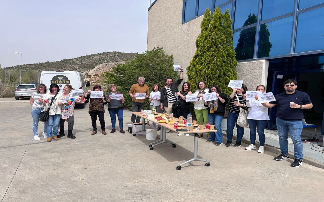Vermú de la felicidad este sábado a cargo de la asociación. / Nieves Ballestero