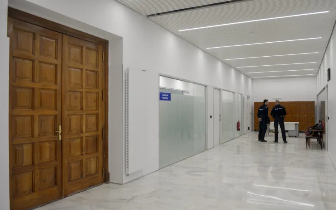 El juicio por los abusos sexuales del joven a su hermana pequeña tuvo lugar el pasado 23 de enero en la Audiencia de Teruel, en la imagen./ Jorge Escudero-Heraldo