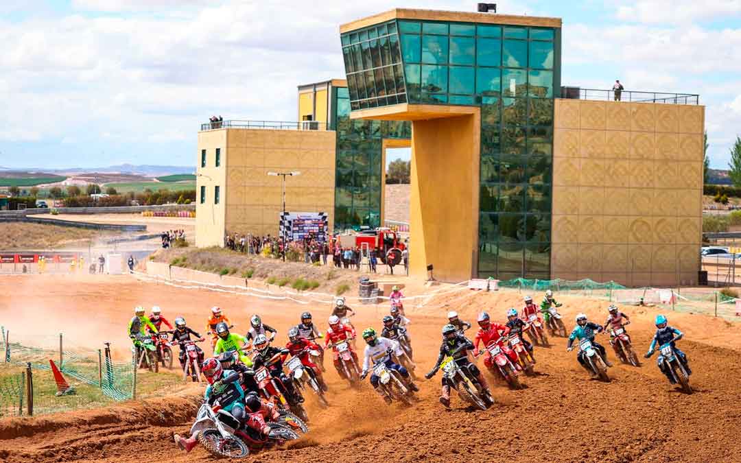 Salida carrera R2_ MXS18 del Campeonato de España de Motocross./ Motorland Aragón