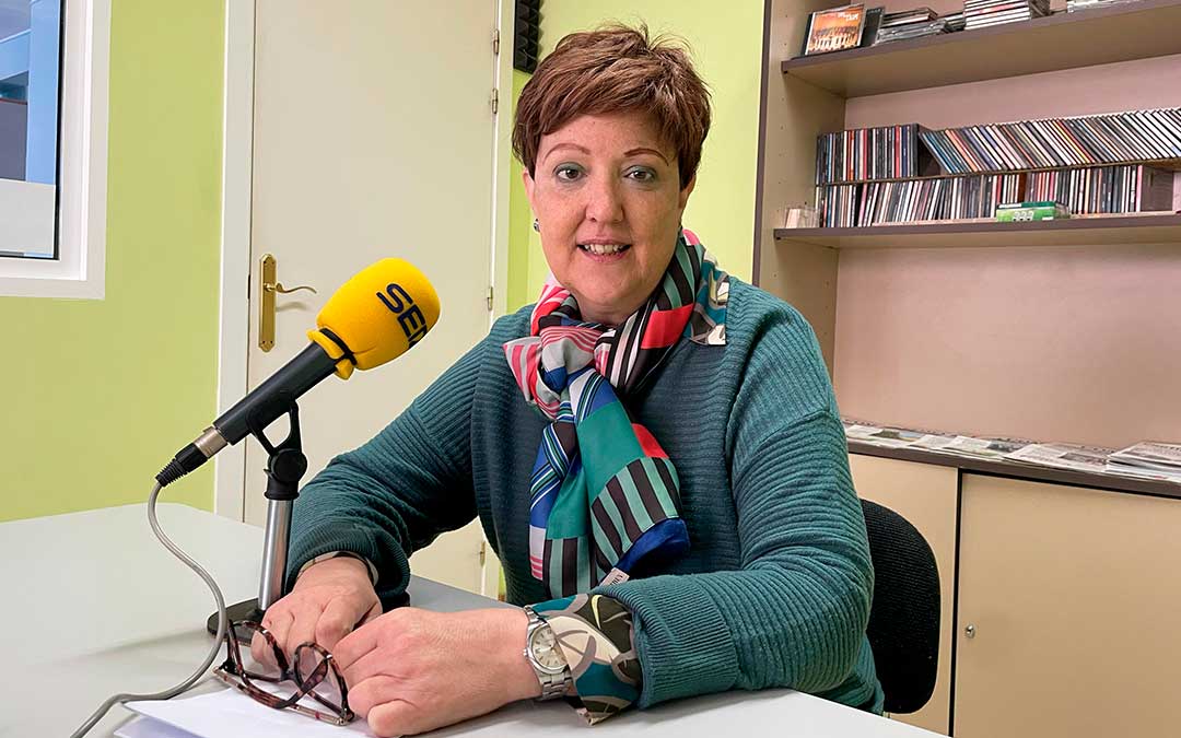 Carmen Mayoral en Radio Caspe./ S.F.