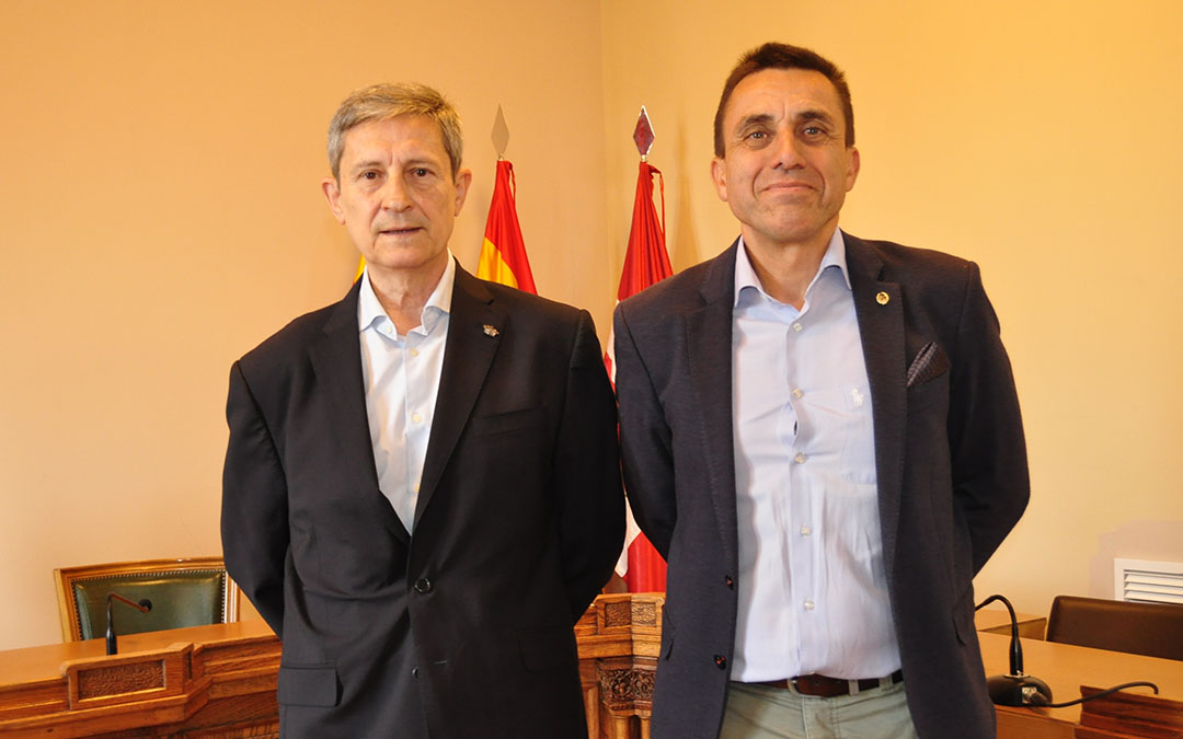 El General de División José Luis Cuasante y el Coronel, Francisco Javier Molano, actual jefe de la UAR, GAR y CAE./ Javier de Luna.