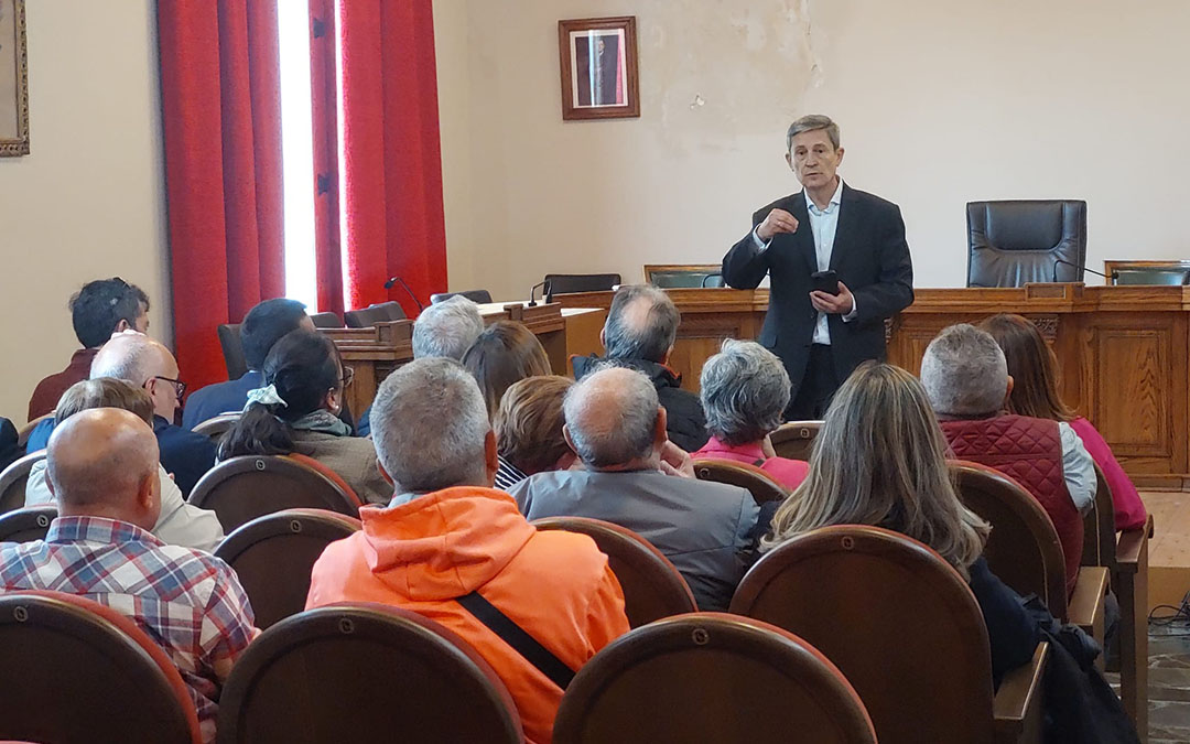 El General de División, José Luis Cuasante, no ha ocultado su agradecimiento al consistorio y emotividad por el carácter del acto./ J.L.