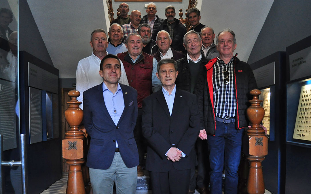 Foto de familia de los agentes fundadores de la UAR./ J.L.