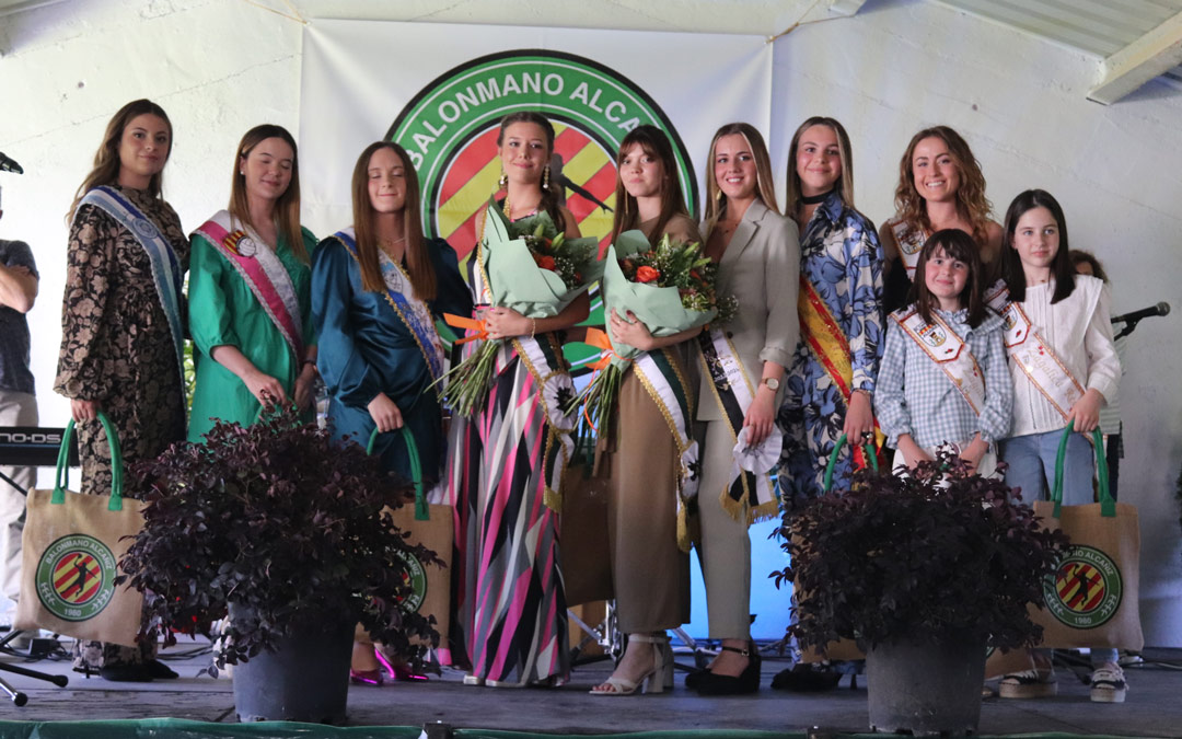 Celebración de la proclamación de la nueva Reina del Club Balonmano, Sandra Alejos./ N.Altaba